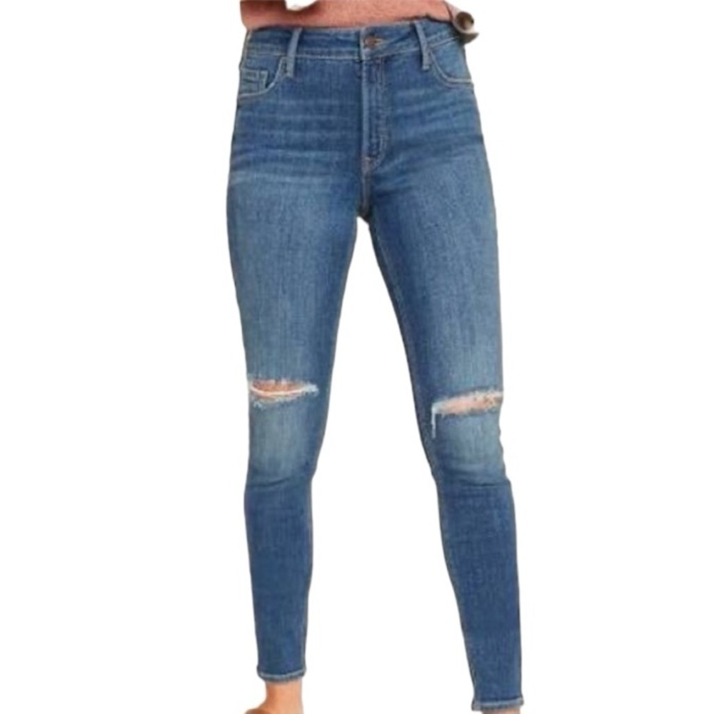 Old Navy Petite Rockstar High Rise Distressed Knees Skinny‎ Denim Jeans